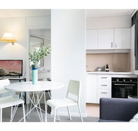 Bright modern studio steps from the action - St Kilda Accommodation