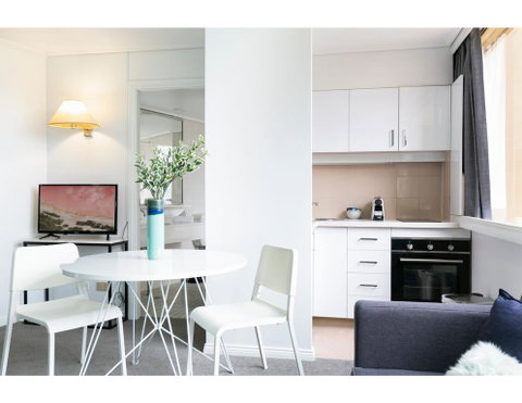 Bright, Modern Studio Steps From The Action - St Kilda Accommodation 0