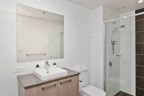 Bright, Modern, Stylish - Top Floor Apt - Woden - St Kilda Accommodation 3