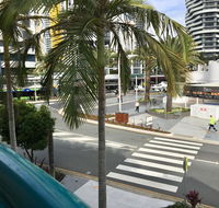 Broadbeach Private Apt with CHA - St Kilda Accommodation