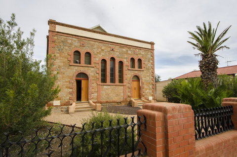 Broken Hill Outback Church Stay - St Kilda Accommodation 2
