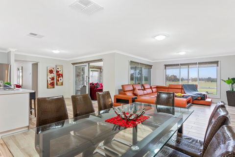 Bulla Hill Villas - Melbourne Airport - St Kilda Accommodation 1