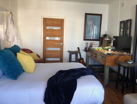 Bungalow@Tenterfield - Modern Vintage Luxury - St Kilda Accommodation 1