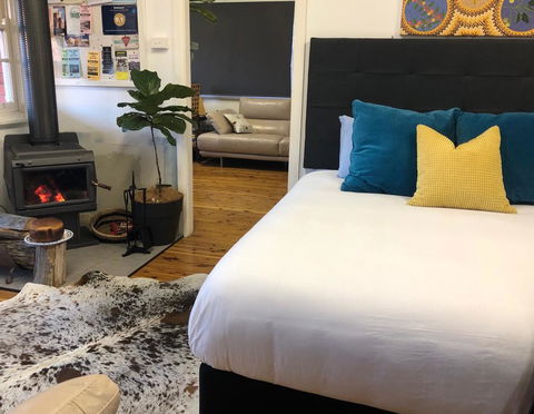 Bungalow@Tenterfield - Modern Vintage Luxury - St Kilda Accommodation 0