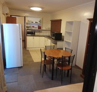 Burt St gardens - St Kilda Accommodation