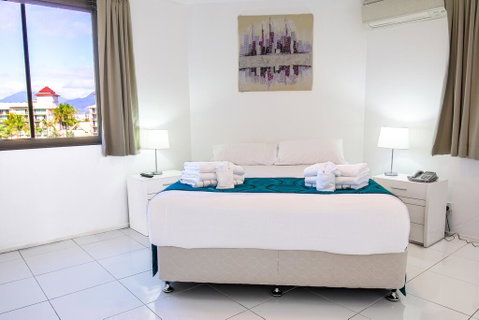 Cairns Aquarius - St Kilda Accommodation 1