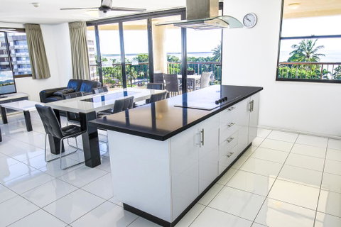 Cairns Aquarius - St Kilda Accommodation 2