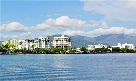 Cairns Aquarius - St Kilda Accommodation 0