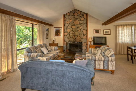 Camelot - St Kilda Accommodation 1