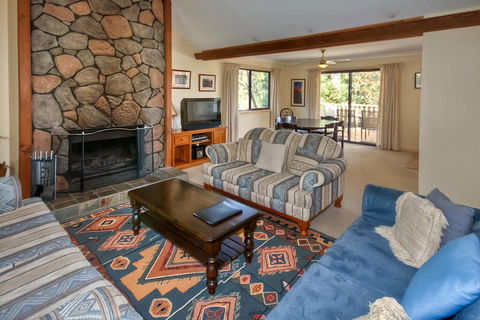 Camelot - St Kilda Accommodation 2