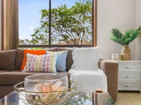 CAPEL Family Home, Large Yard, Close To Beach - St Kilda Accommodation 1