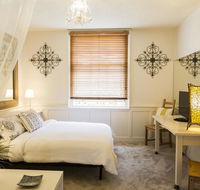 Carlton Room With a View - Car Park - St Kilda Accommodation