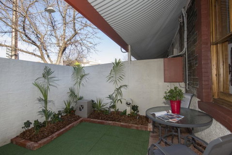 Carrington Charm - CBD - WiFi - Parking - St Kilda Accommodation 1