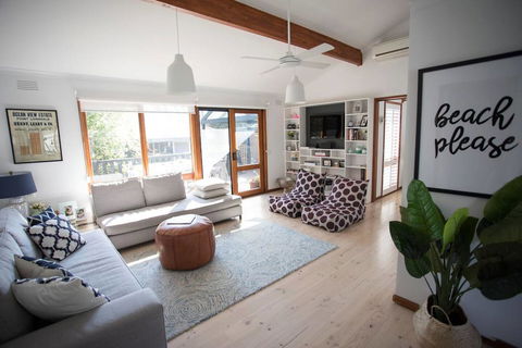 CASTAWAY - St Kilda Accommodation 1