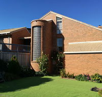 Castle stay at lakes entrance - St Kilda Accommodation