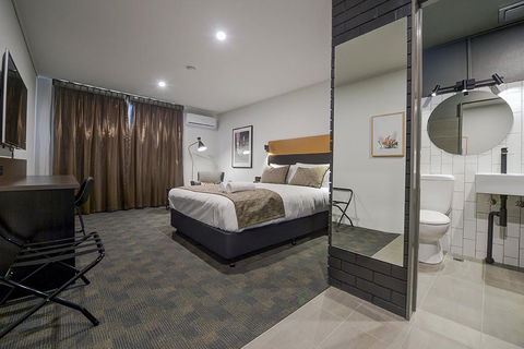 CBD Motor Inn - St Kilda Accommodation 0