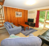 Cedar Holiday Units - Apartment 2 - St Kilda Accommodation