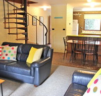 Cedar Holiday Units - Apartment 3 - St Kilda Accommodation