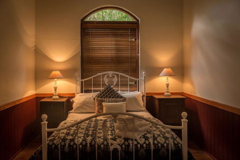 Celestial Dew Guest House, Day Spa, Retreat - St Kilda Accommodation 2