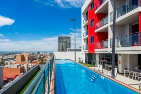 CENTRAL CBD EXEC STUNNING VIEW WIFI NETFLIX WINE - St Kilda Accommodation 0
