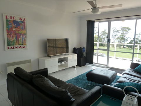 Central Luxury With Fabulous Views - St Kilda Accommodation 2
