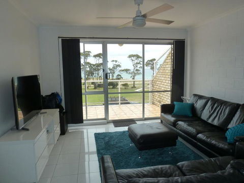 Central Luxury With Fabulous Views - St Kilda Accommodation 1