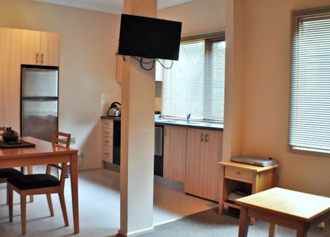 Champagne - St Kilda Accommodation 1