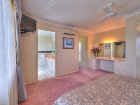 Charlton Apartments On The Esplanade - St Kilda Accommodation 1