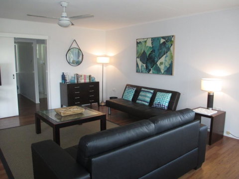 Charming Beach House - St Kilda Accommodation 0