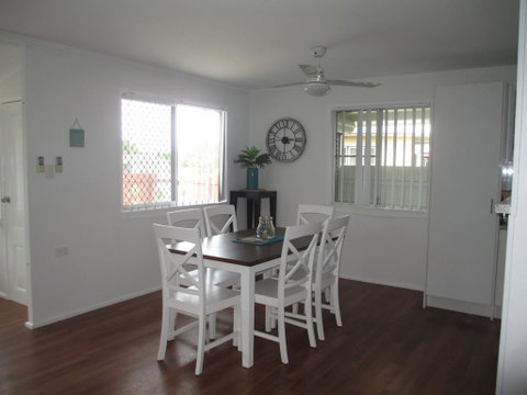Charming Beach House - St Kilda Accommodation 2