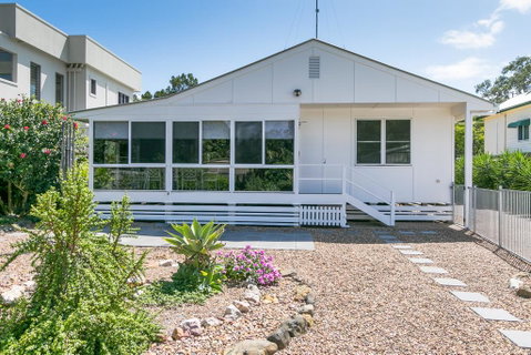 Charming Home By The Sea - St Kilda Accommodation 1