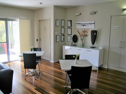 Chaucer Palms Boutique B&B - St Kilda Accommodation 3