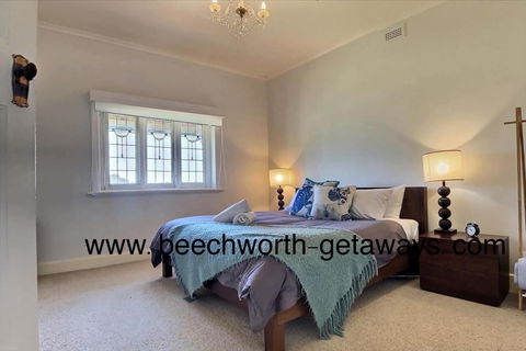 Cherry Blossom Cottage - Beechworth-Getaways - St Kilda Accommodation 2