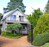 Cherry Cottage - Leura - St Kilda Accommodation