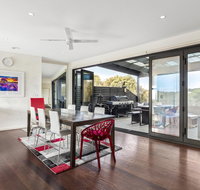 Chilled Chart Hills with Spa Pool Table and Wifi - St Kilda Accommodation