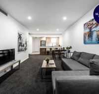 CITY APARTMENT and FREE CITY TOUR BUS NEARBY - St Kilda Accommodation