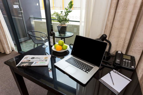Clarendon Hotel - St Kilda Accommodation 2