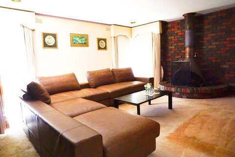 Classic Double Brick Garden House - St Kilda Accommodation 2