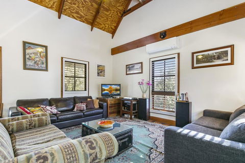 Clervaux Cottage - St Kilda Accommodation 2