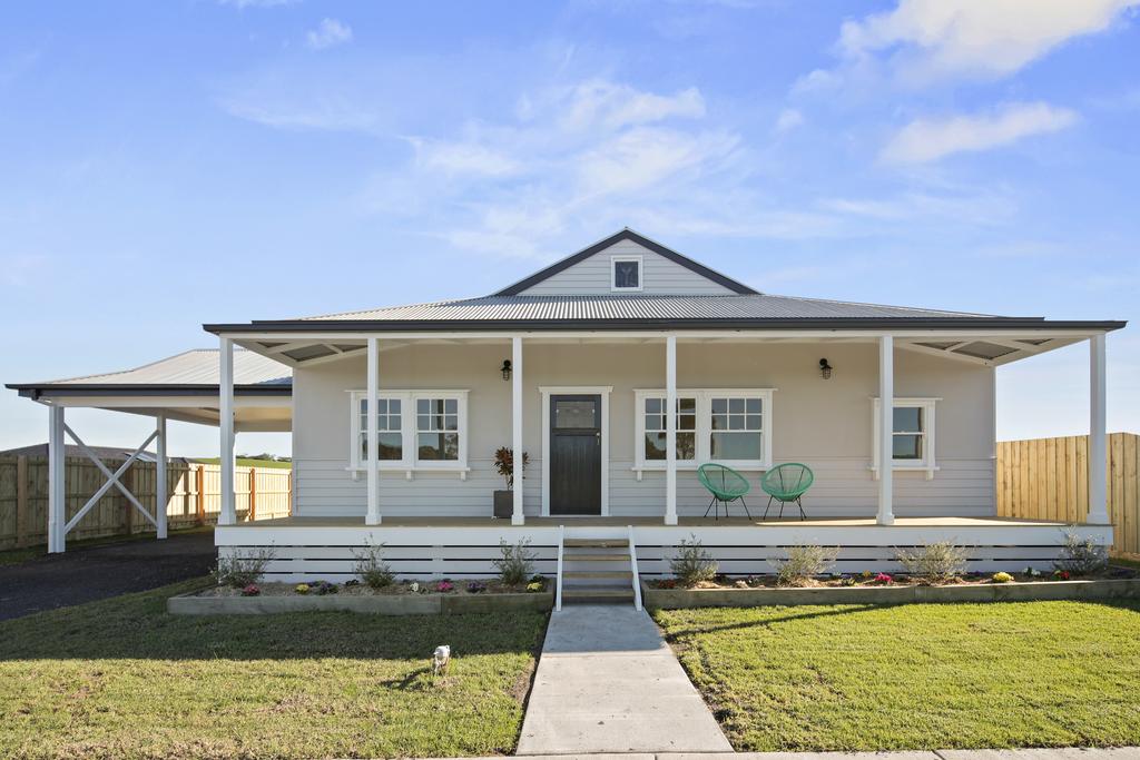 West Creek ACT St Kilda Accommodation