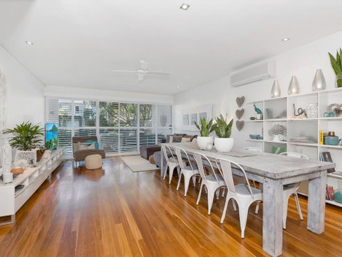 COASTAL CHIC @ CASUARINA - St Kilda Accommodation 0
