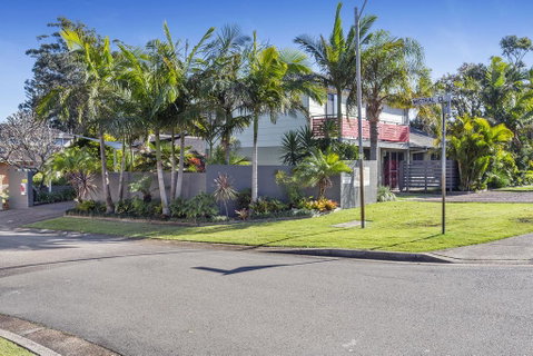 COCONUTS - St Kilda Accommodation 0