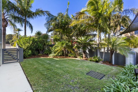 COCONUTS - St Kilda Accommodation 1