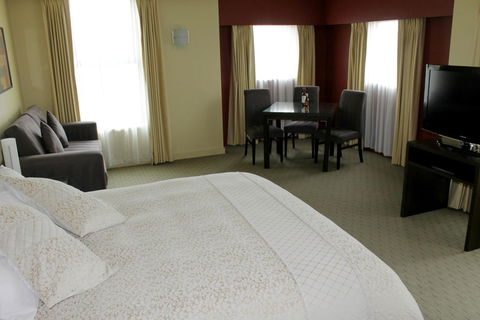 Comfort Inn & Suites City Views - St Kilda Accommodation 2