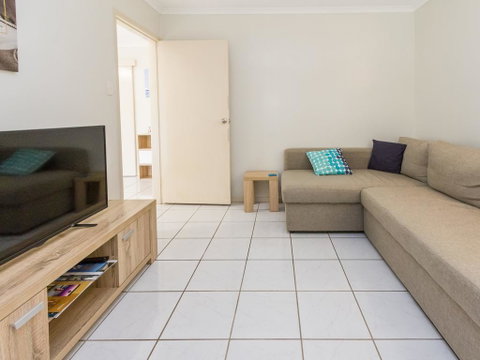 Comfy And Cosy Ground Floor Unit - St Kilda Accommodation 0