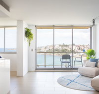 Coogee Beach Designer Penthouse with Parking - St Kilda Accommodation