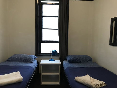 Coogee Beach House - St Kilda Accommodation 2