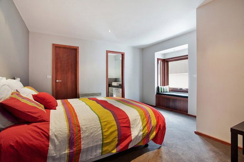 Cool Change - St Kilda Accommodation 2