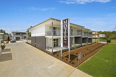 Cooroy Luxury Motel Apartments - St Kilda Accommodation 3