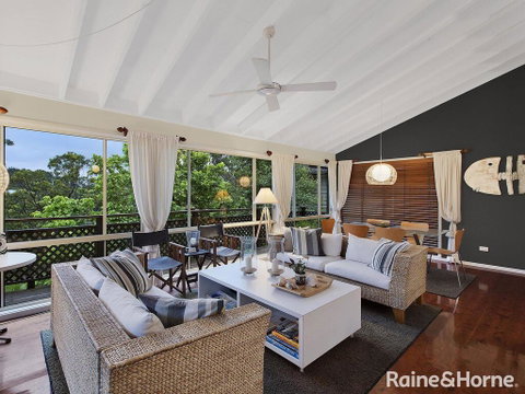 Copacabana Treehouse - 36 Oceano Street, Copacabana - St Kilda Accommodation 1